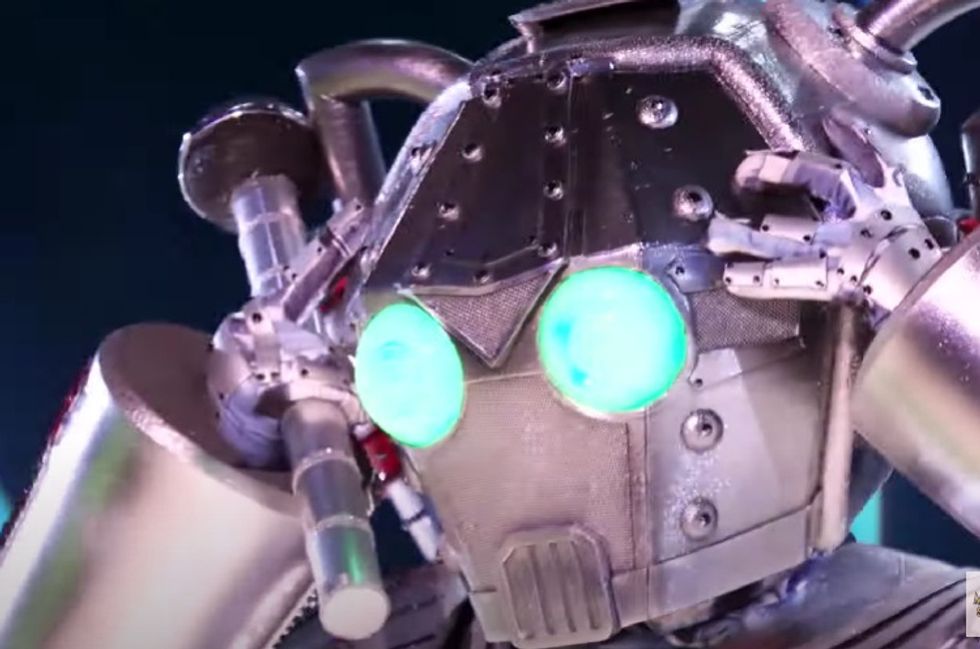 ‘Vampire Diaries’ Star, Talk-Show Host Revealed on ‘The Masked Singer’