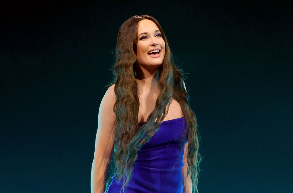 Beto O’Rourke Hands Kacey Musgraves a Beer During ACL Festival