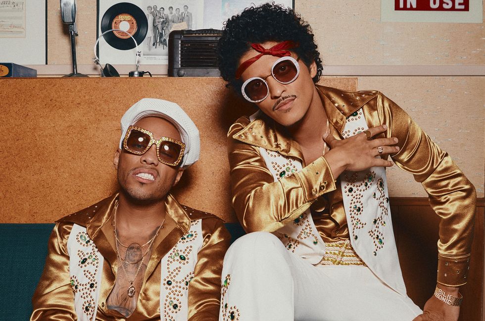 Silk Sonic, Florence + The Machine, Morgan Wallen & Maxwell to Perform at 2022 Billboard Music Awards