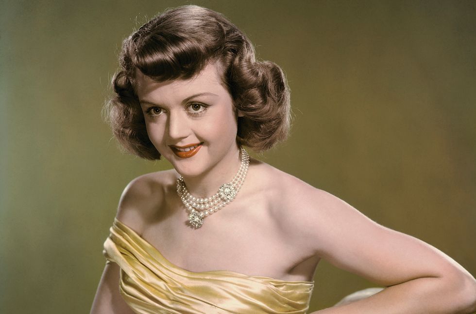 Angela Lansbury, Entrancing Star of Stage & Screen, Dies at 96