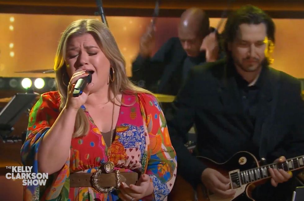 Kelly Clarkson Fans Are Feeling More Than ‘Good’ About This James Brown Cover