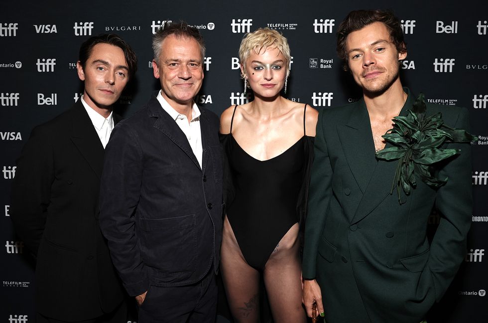 What It’s Like to Direct Harry Styles, According to ‘My Policeman’ Director Michael Grandage: ‘He Does Drunk Acting Very Well’