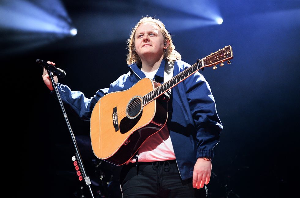 Lewis Capaldi Heading For U.K. Chart Title With ‘Forget Me’