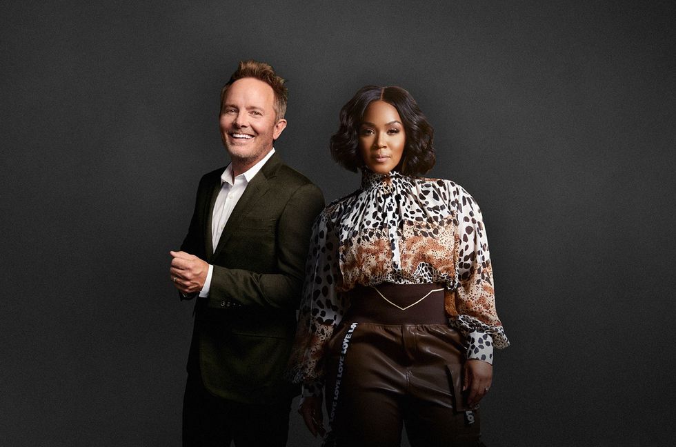 Chris Tomlin & Erica Campbell to Co-Host 2022 GMA Dove Awards