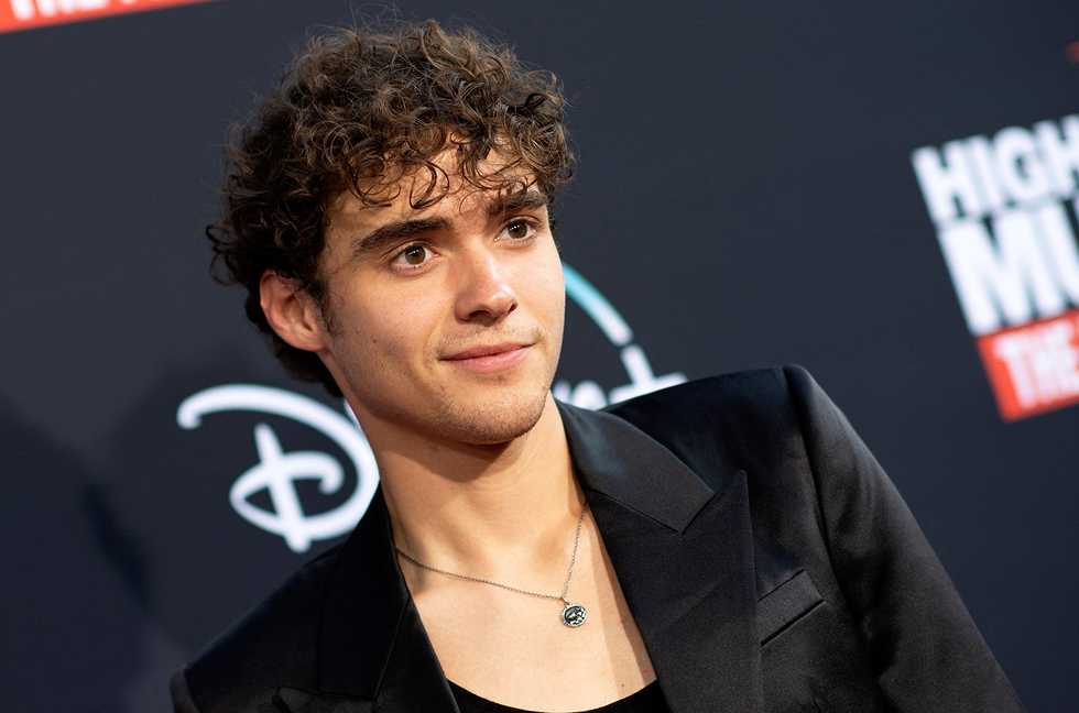 Joshua Bassett Announces Pre-Album EP ‘Sad Songs in a Hotel Room’