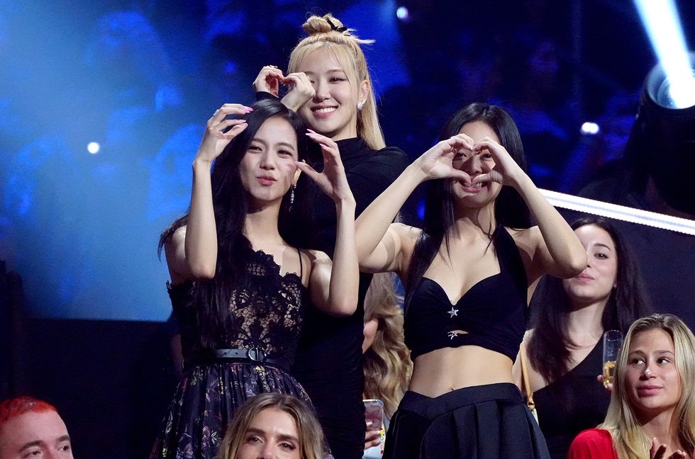 7 Things You Didn’t See on TV at the 2022 VMAs