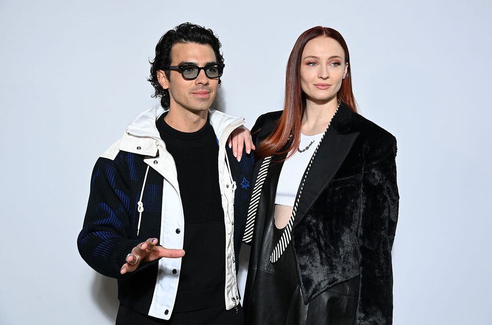 Joe Jonas & Sophie Turner Rave About Taylor Swift’s ‘1989’: ‘One Of My Favorite Albums Of All Time’