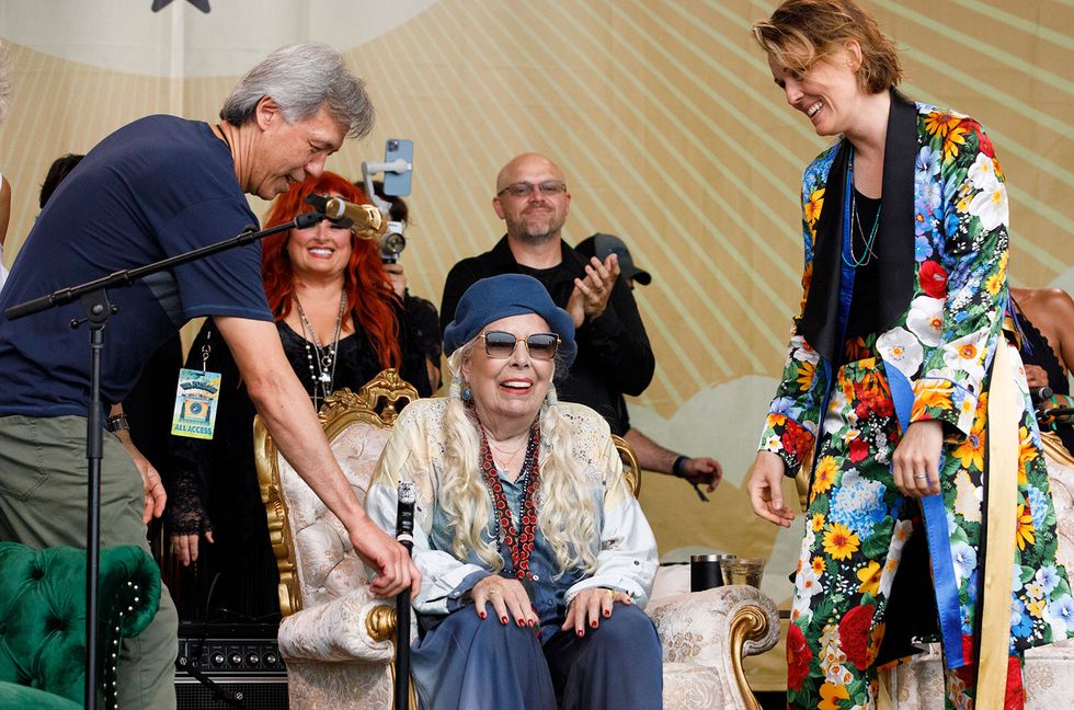 Joni Mitchell Thanks Brandi Carlile & Newport Folk Festival For Hosting Her First Concert In 20 Years