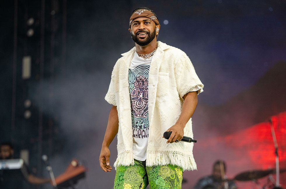 Big Sean Pays Tribute to WWII Hero Grandmother, Brings Out Jhené Aiko at Detroit’s Mo Pop Festival