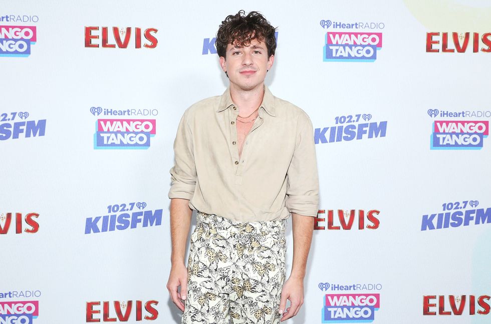 Charlie Puth Shows Off His Abs & Declares the Arrival of ‘Jorts Season’