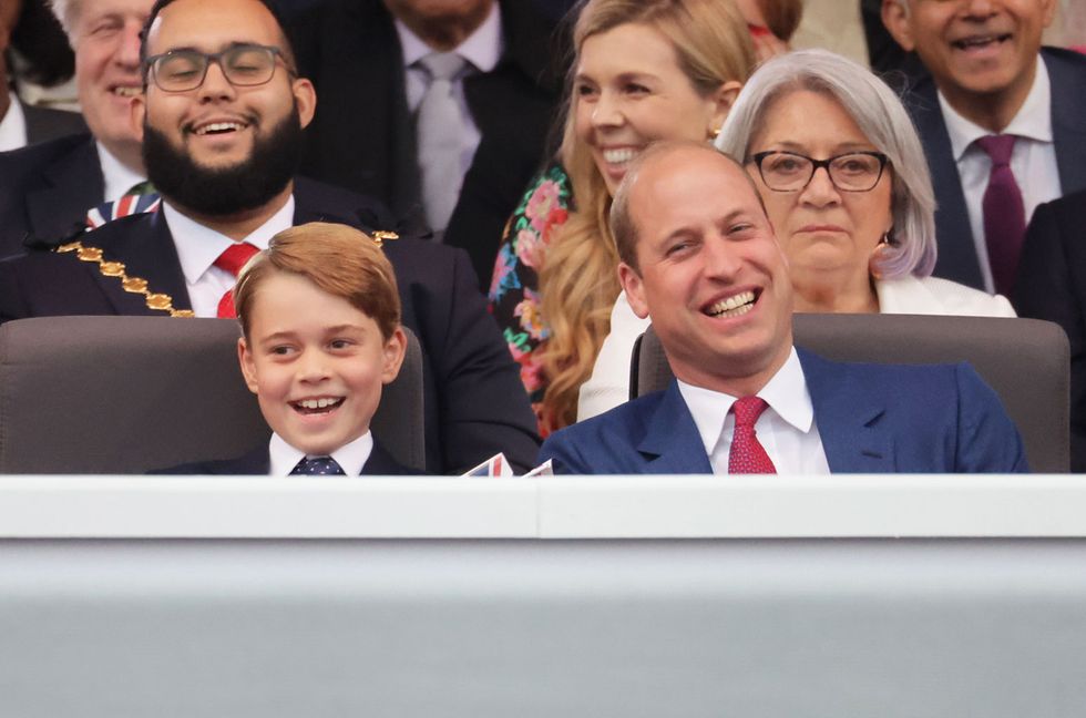 Prince George Sings Along to Rod Stewart’s ‘Sweet Caroline’ Performance During Queen’s Jubilee: Watch