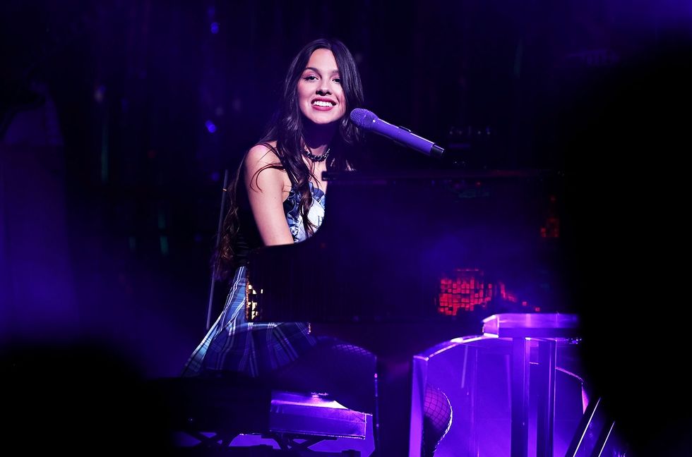 Olivia Rodrigo Reunites With Two ‘High School Musical’ Castmates Who Came to See Her Concert: Photo