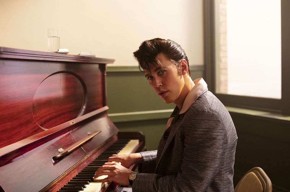Austin Butler & Tom Hanks Light Up Screen in Baz Luhrmann’s ‘Elvis’: Review