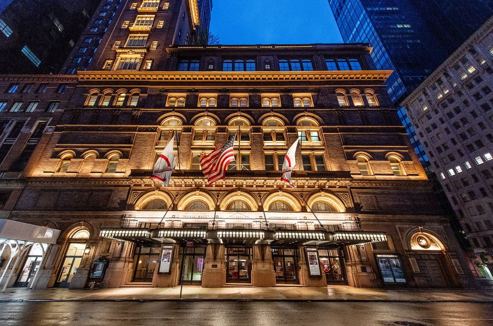 Richard Gere’s Carnegie Hall Concert Raises $360,000 for Ukraine