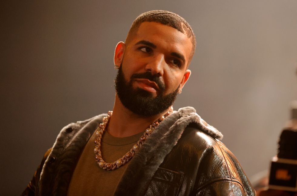 ‘Drunk’ Drake Joins Jack Harlow at Kentucky Derby & Doesn’t Want Interview to End: ‘You Can’t Give It the Wrap It Up Signal’