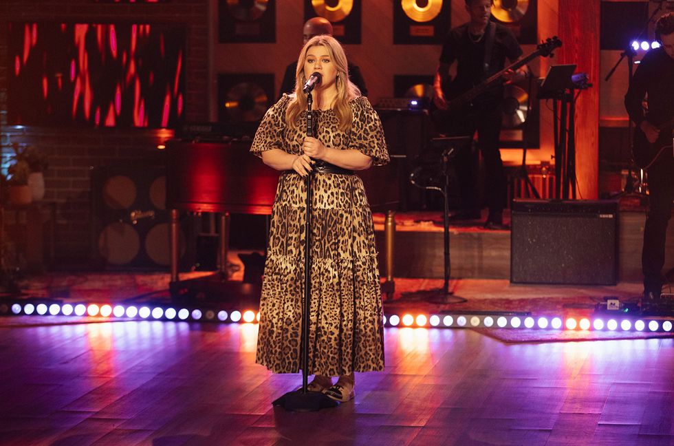 Watch Kelly Clarkson Convert This Backstreet Boys Track Into a Solo Power Ballad