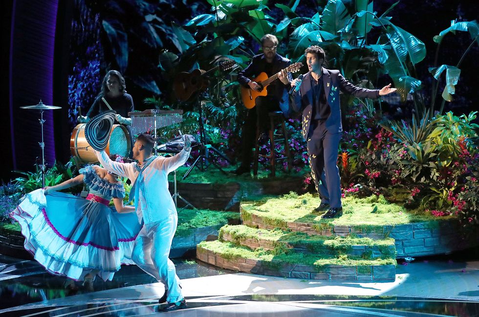 Sebastian Yatra Gives the Crowd Butterflies With ‘Dos Oruguitas’ Performance at the 2022 Oscars
