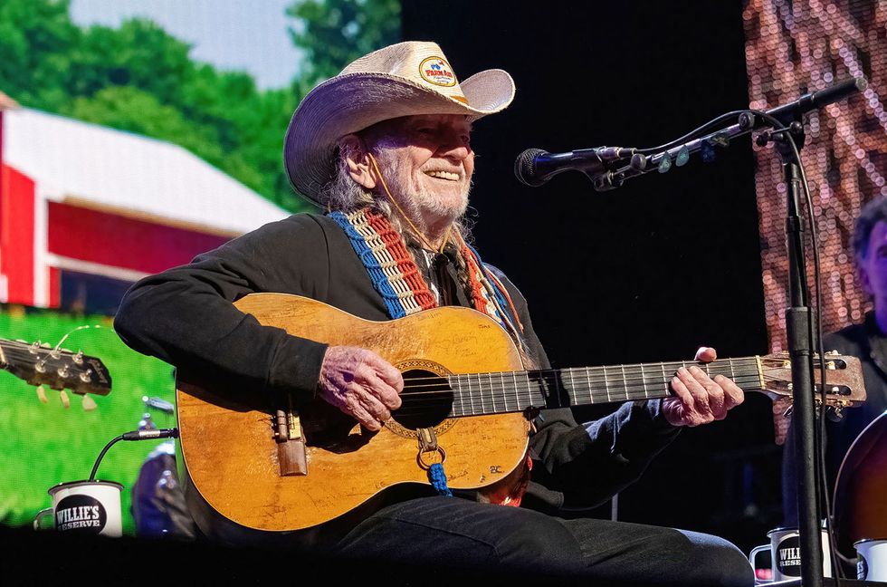 Willie Nelson Sings ‘In Loving Memory’ of Sister Bobbie & 7 More Moments From 2022 Luck Reunion Festival