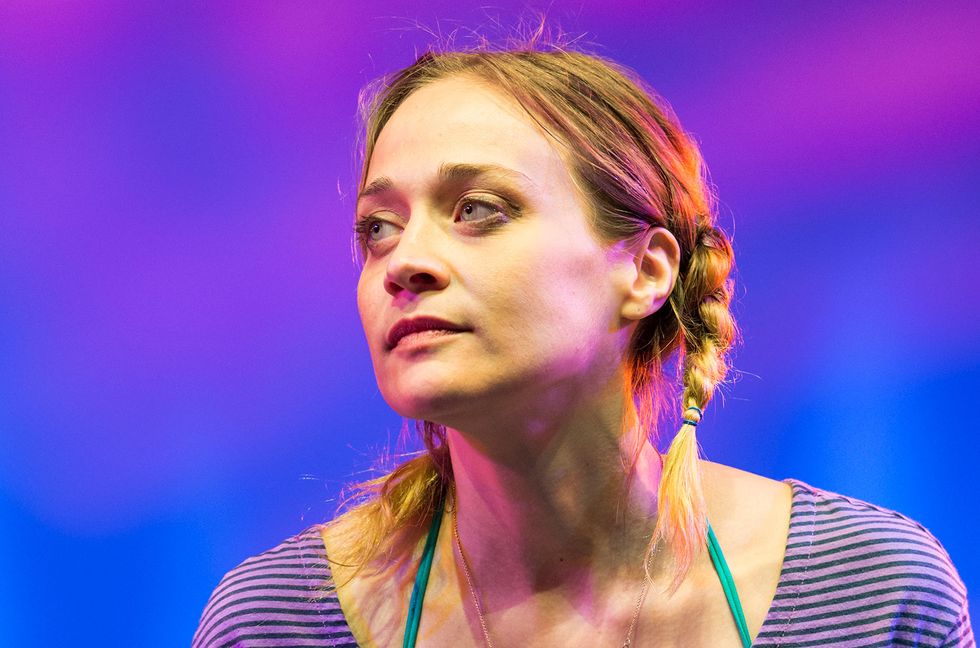 ‘F–k the Grammys’: Fiona Apple Asks Fans to Support ‘What Really Matters,’ Courtroom Justice