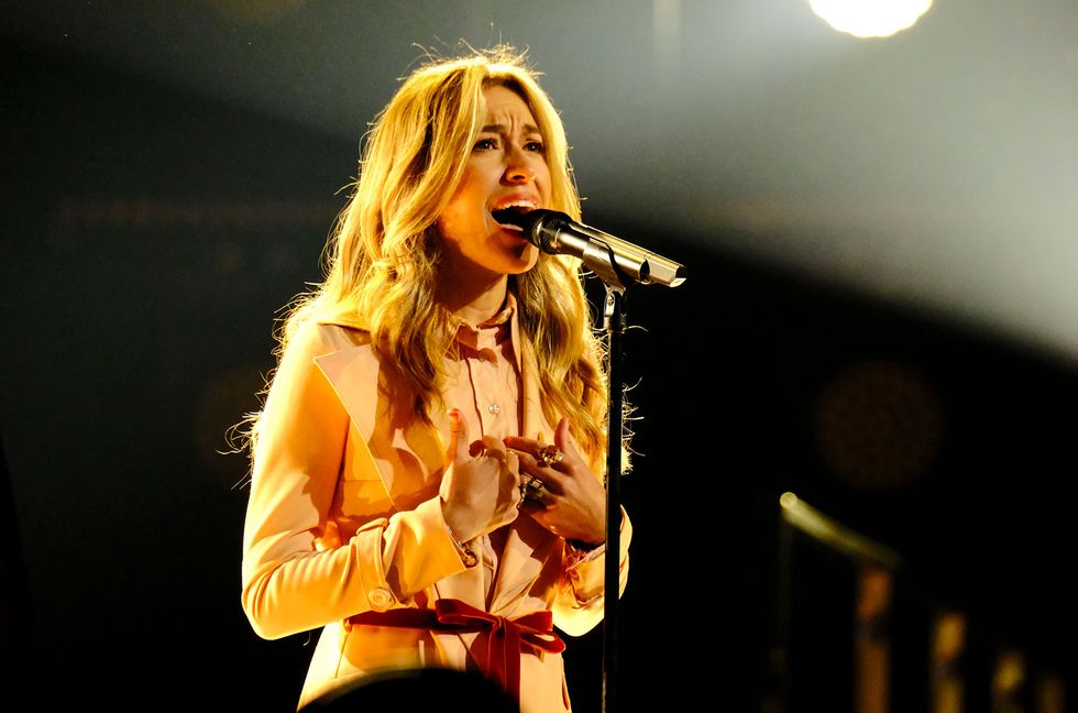 Lauren Daigle, Beck, Chaka Khan & More Added to Lineup for Joni Mitchell’s MusiCares Person of the Year Gala