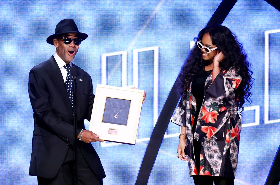 H.E.R. Wins American Express Impact Award at Billboard’s Women In Music 2022