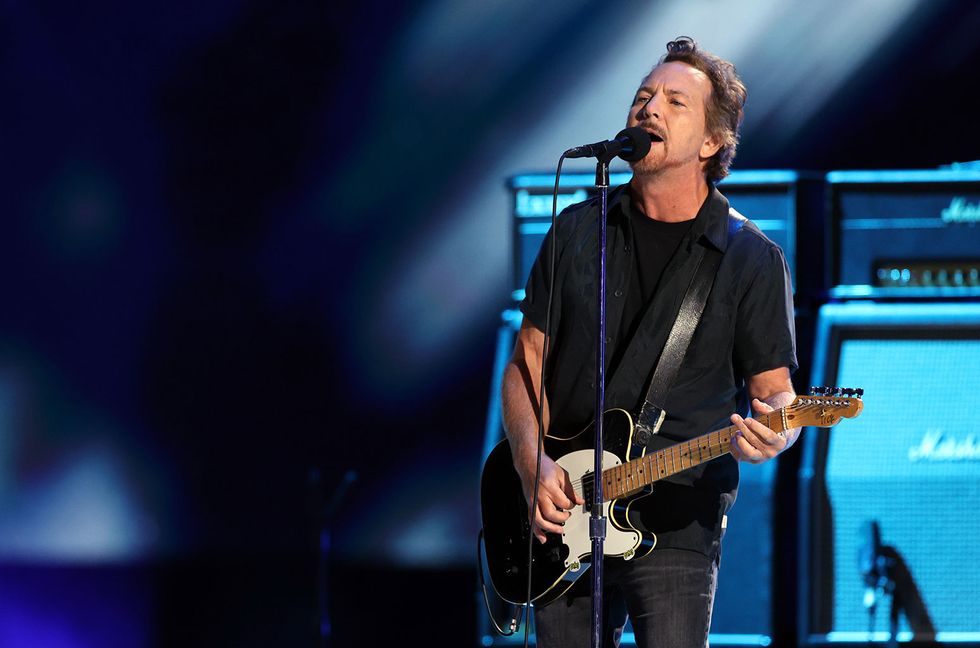 Eddie Vedder’s ‘Earthling’ Lands at No. 1 Billboard’s Top Album Sales Chart
