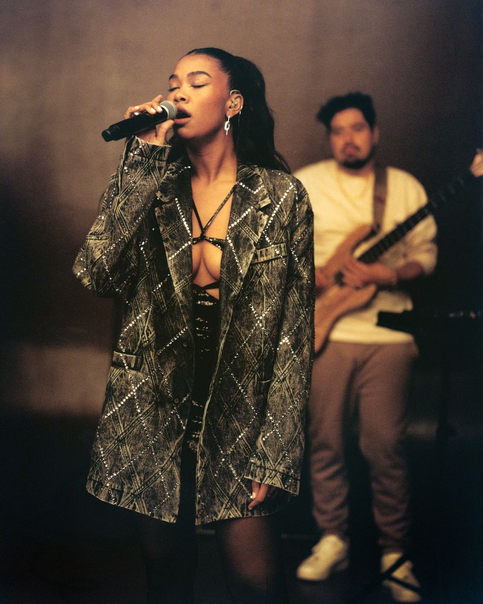 Amber Mark Performs ‘Cosmic’ and ‘What It Is’ on the Honda Stage