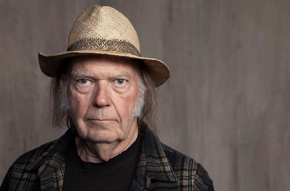 Neil Young Praises Label & Publisher for ‘Standing With’ Him in Spotify COVID Misinformation Fight