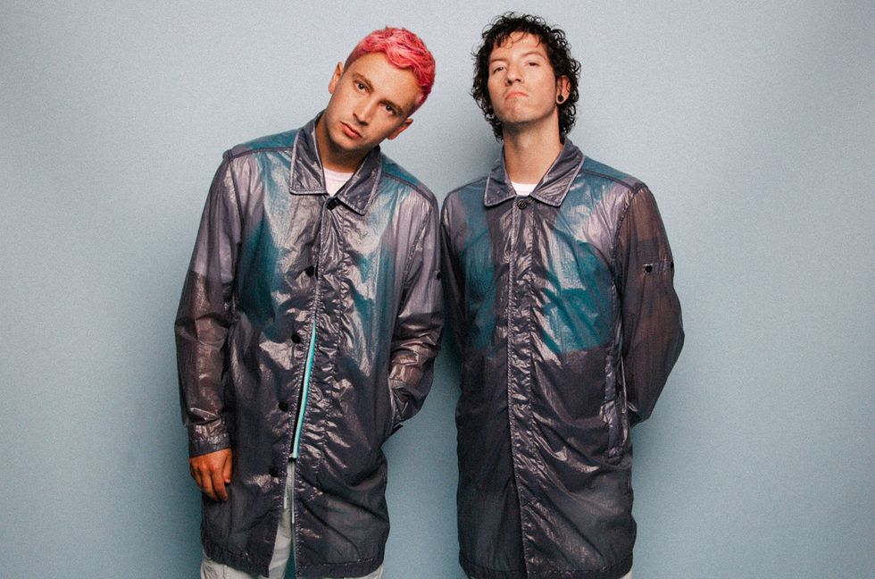 Watch Twenty One Pilots Deliver Mash-Up of ‘Mulberry Street’ & Elton John’s ‘Bennie and the Jets’