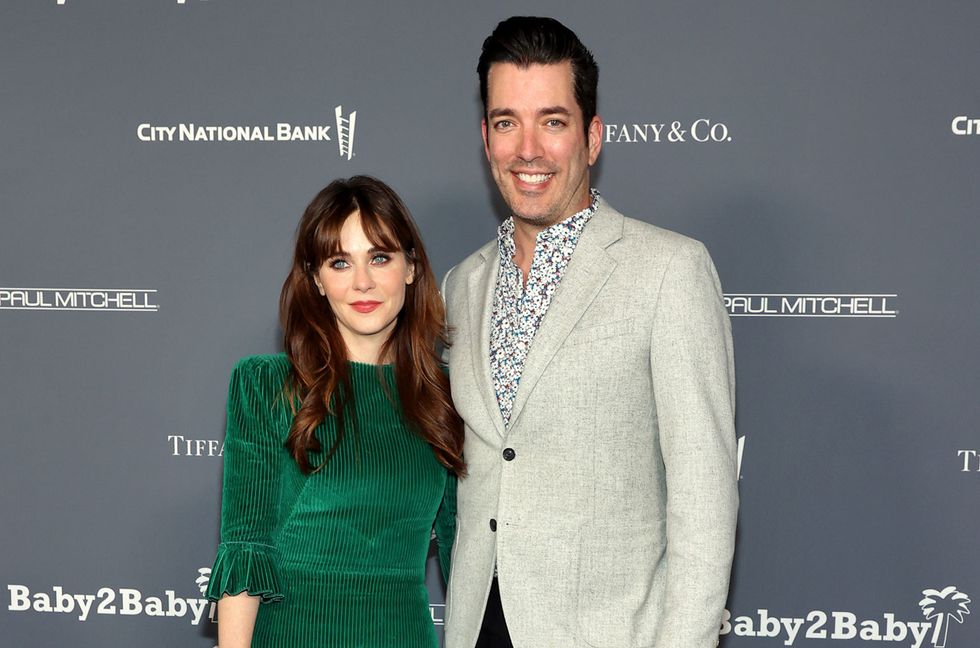 Zooey Deschanel Engaged to ‘Property Brothers’ Star Jonathan Scott