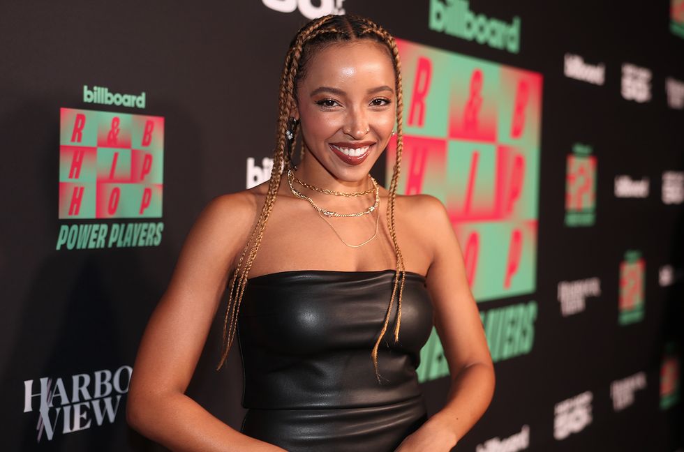Tinashe Reveals ‘BB/ANG3L’ Album Cover & Track List: Here’s When It Arrives