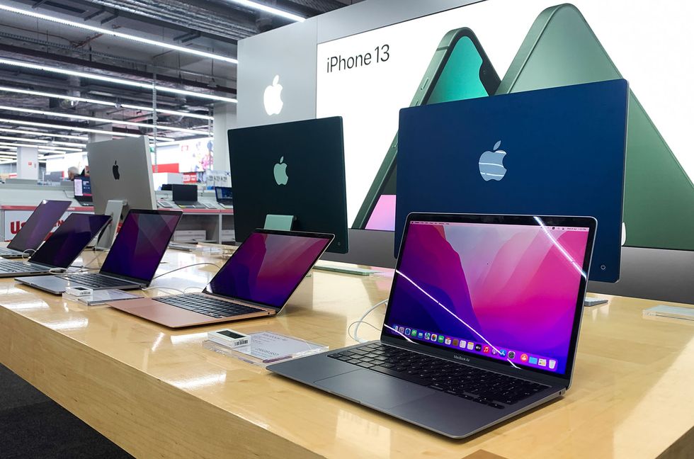 Last-Minute Labor Day Sales on Laptops: Save Up to 46% off MacBook, HP, Lenovo & More