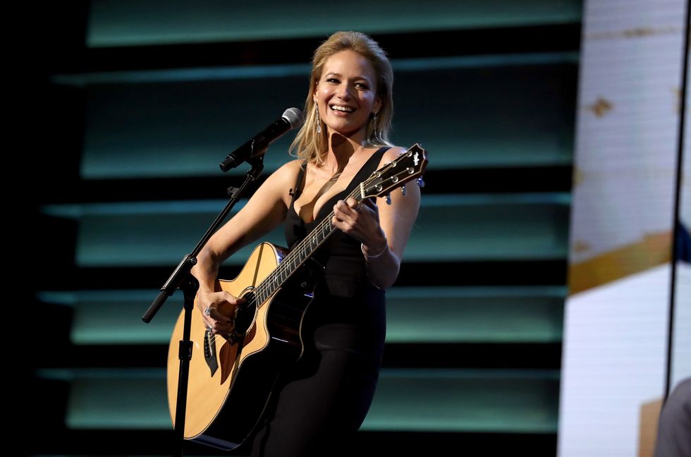 Jewel Set to Perform at Project Angel Food’s Angel Awards