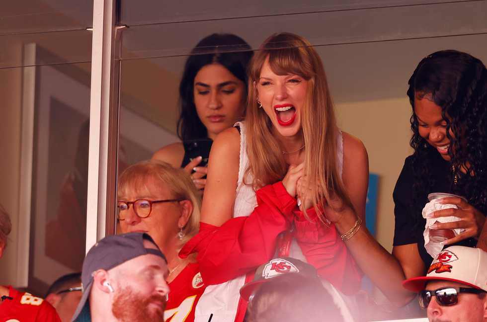 Travis Kelce Jersey Sales Get Insane Taylor Swift Bump