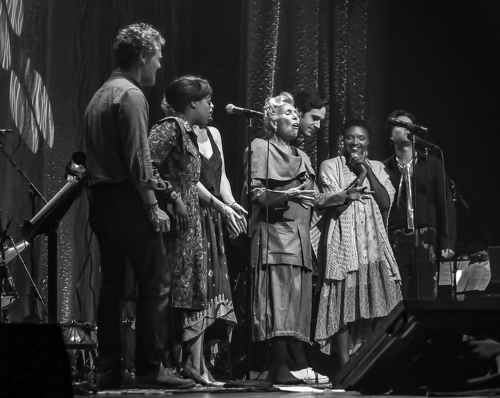 Joni Mitchell – A Portrait in Song (June 18, 2013, Massey Hall)