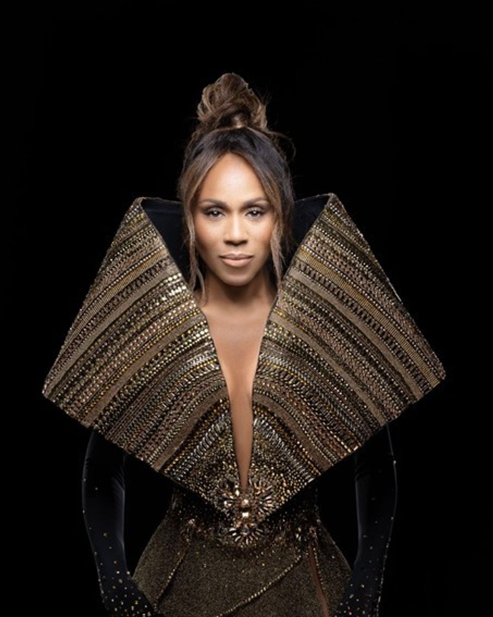  Deborah Cox To Enter The Canadian Music Hall of Fame