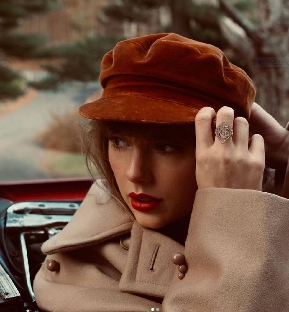 Taylor Swift Achieves 3rd No. 1 In 2021