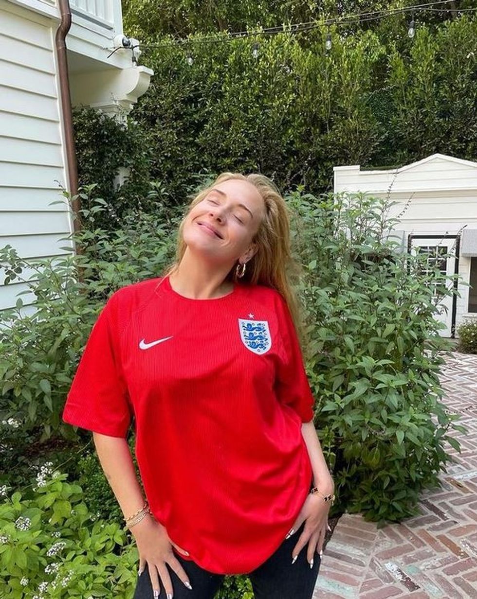 Oh My God! Adele Tops Another Chart