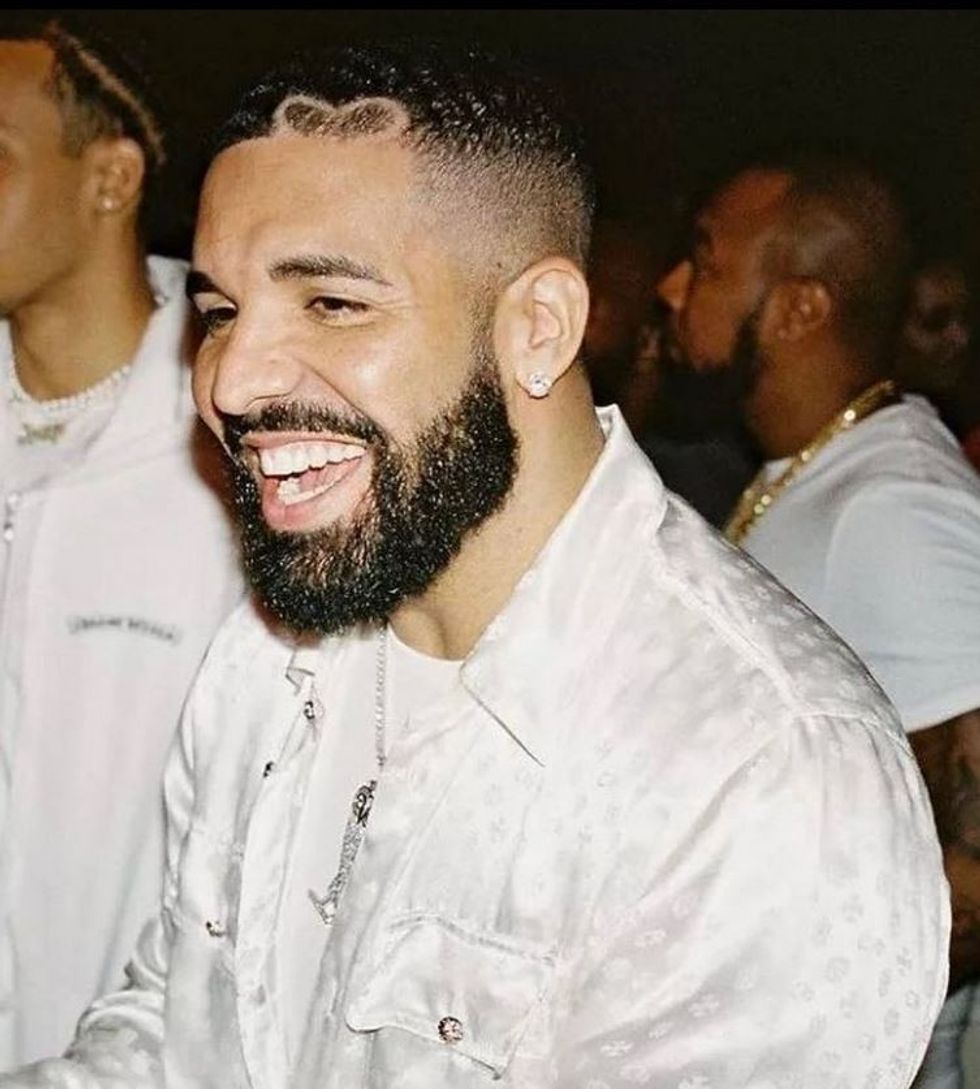 Adele's Catalogue Is On Fire, But Drake Rules Roost For 6th Week