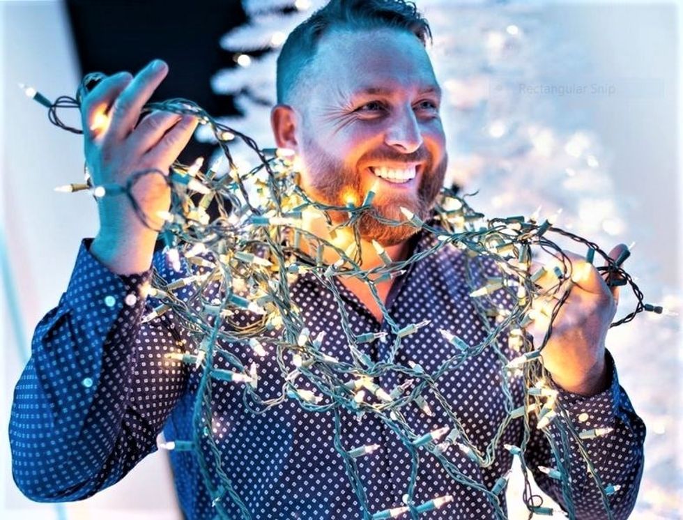 More Yuletide Songs Ring In the Season On Radio