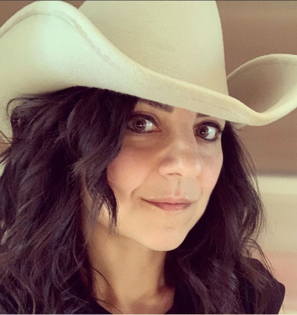 Suzi Kory, An Irrepressible Country Singer Who Believes in Karma 