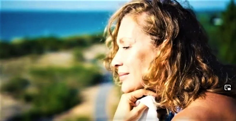 Lyne Tremblay Honours Cohen In  'Dance To the End of Love'