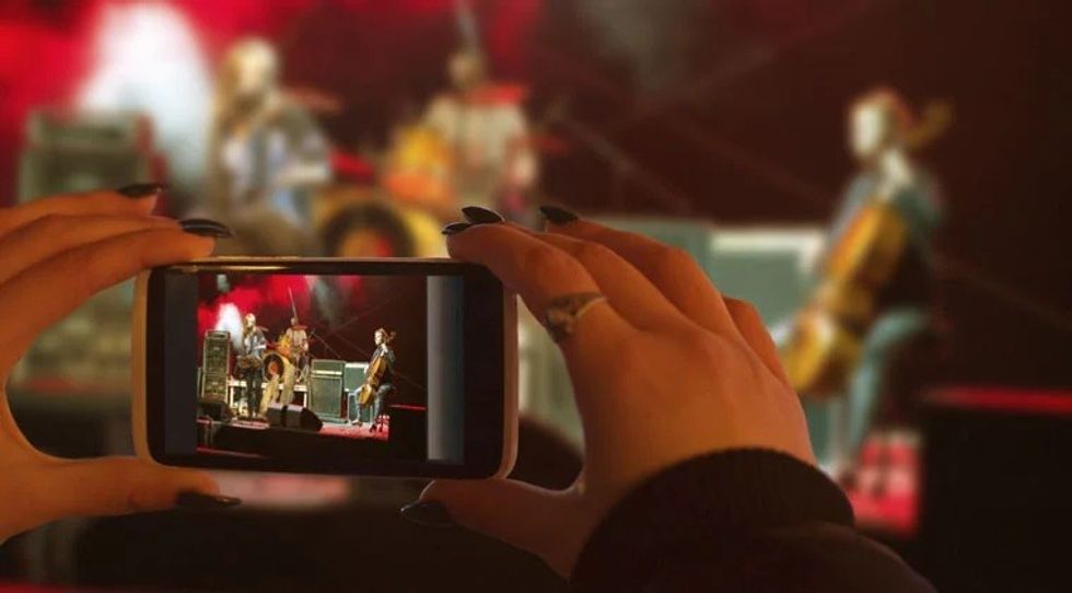 How To Earn Rights Income With Those Online Performances