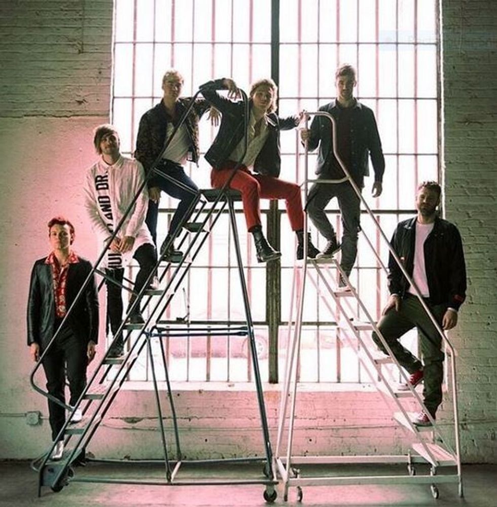 The Chainsmokers Smoke With 5 Seconds Of Summer