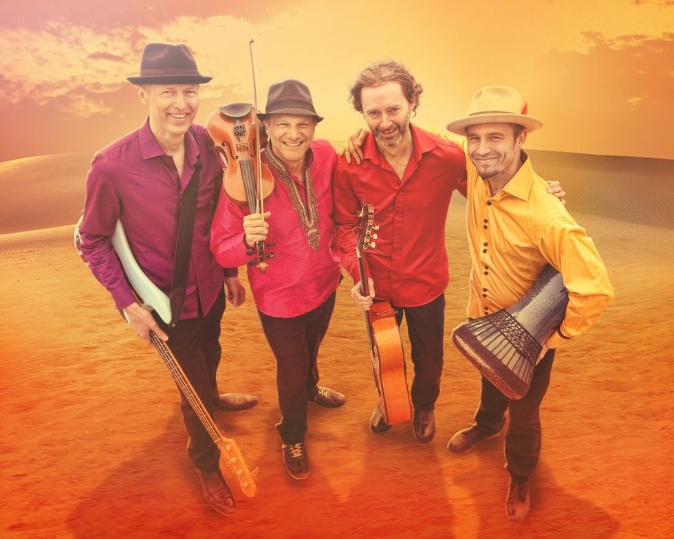 Sultans of String: Sing For Kwanzaa