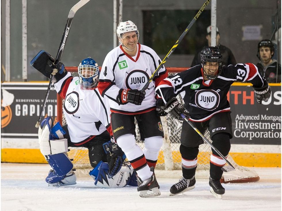 Rockers And NHL Greats Face Off At The Juno Cup