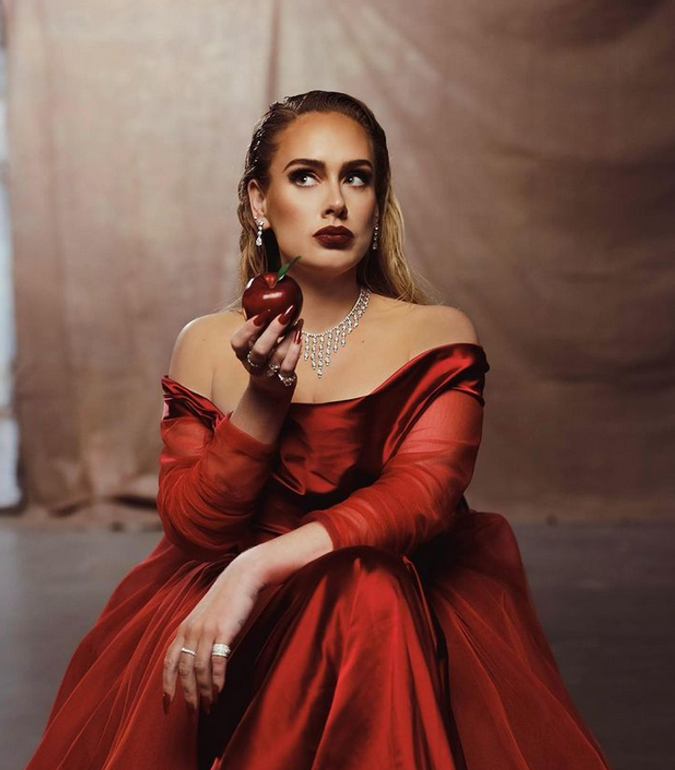 Adele's 30 Returns For Sixth Week At No.1