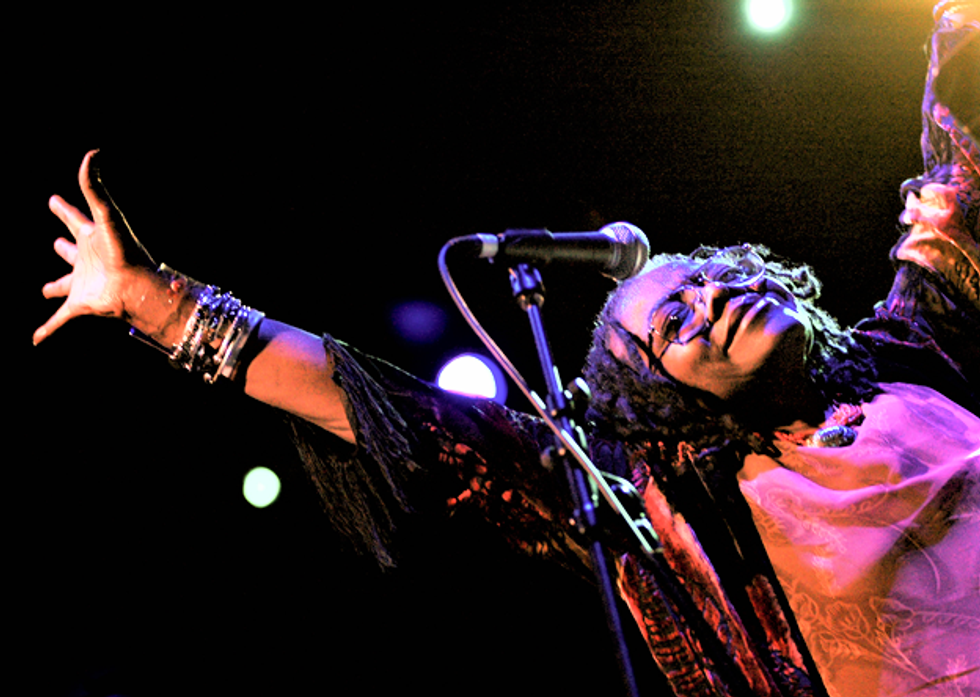 Salome Bey - Friends Have Their Say!