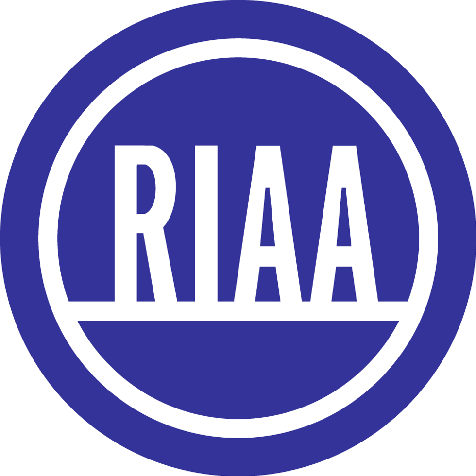 RIAA Report Portends Vinyl Revenues Eclipsing CD Sales This Year