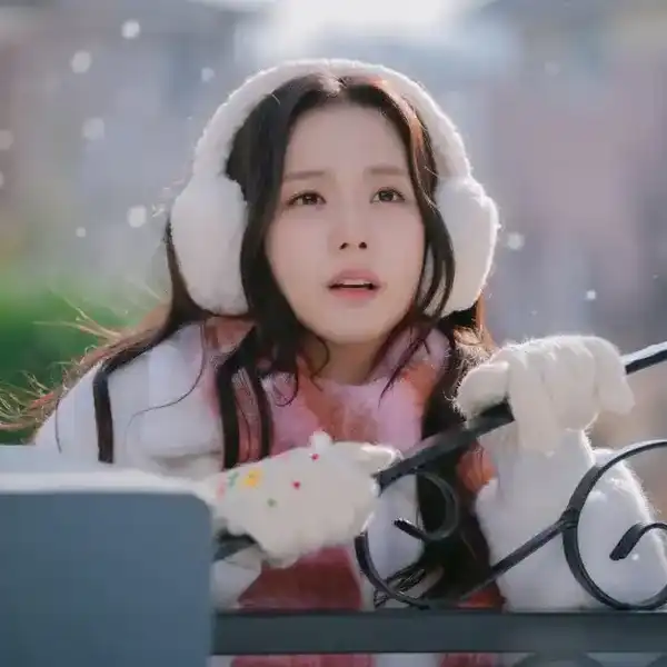 Jisoo in Netflix's 'Boyfriend on Demand.'
